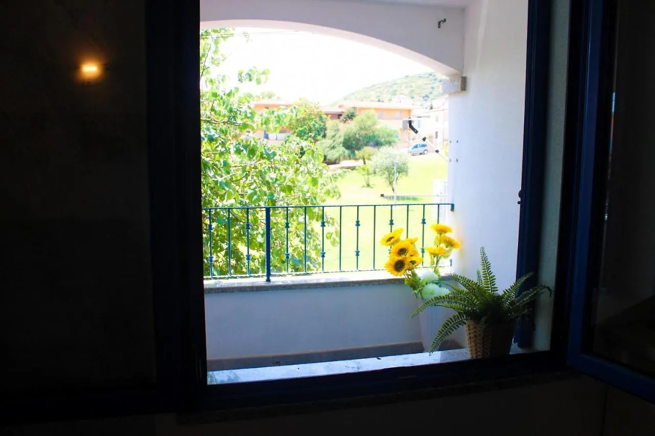 Apartment Appartamenti Mareblu 450M Dal Mare La Caletta Italy